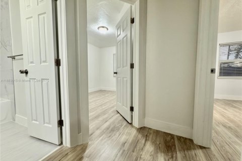 Appartement à louer à Miami, Floride: 2 chambres, 257.34 m2 № 1929558 - photo 11