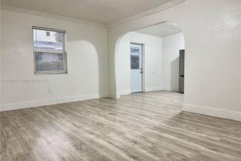 Appartement à louer à Miami, Floride: 2 chambres, 257.34 m2 № 1929558 - photo 18