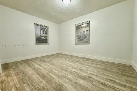 Appartement à louer à Miami, Floride: 2 chambres, 257.34 m2 № 1929558 - photo 10