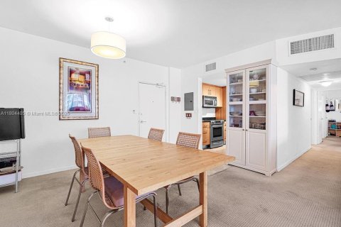 Condo in Bal Harbour, Florida, 2 bedrooms  № 1752505 - photo 10