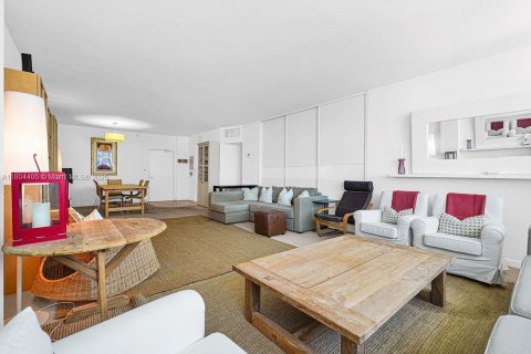 Condo in Bal Harbour, Florida, 2 bedrooms  № 1752505 - photo 6