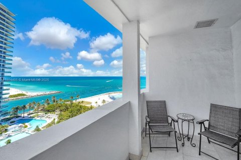 Condo in Bal Harbour, Florida, 2 bedrooms  № 1752505 - photo 19