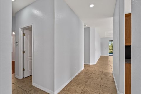 House in Venice, Florida 4 bedrooms, 205.04 sq.m. № 2091624 - photo 17