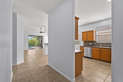 House in Venice, Florida 4 bedrooms, 205.04 sq.m. № 2091624 - photo 18