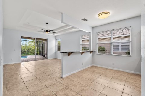 House in Venice, Florida 4 bedrooms, 205.04 sq.m. № 2091624 - photo 24