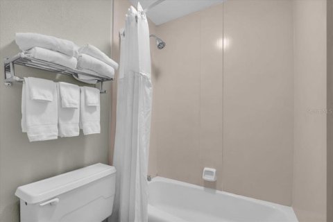 Condo in Sarasota, Florida, 3 rooms  № 1901548 - photo 11