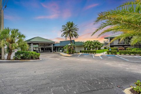 Condo in Sarasota, Florida, 3 rooms  № 1901548 - photo 26