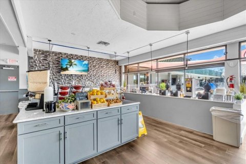 Condo in Sarasota, Florida, 3 rooms  № 1901548 - photo 22