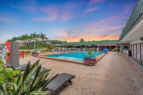 Condo in Sarasota, Florida, 3 rooms  № 1901548 - photo 15