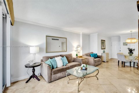 Condo in Hollywood, Florida, 1 bedroom  № 1867046 - photo 10