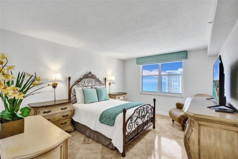 Condo in Hollywood, Florida, 1 bedroom  № 1867046 - photo 16