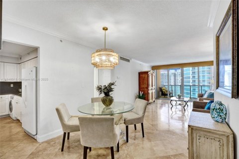 Condo in Hollywood, Florida, 1 bedroom  № 1867046 - photo 5