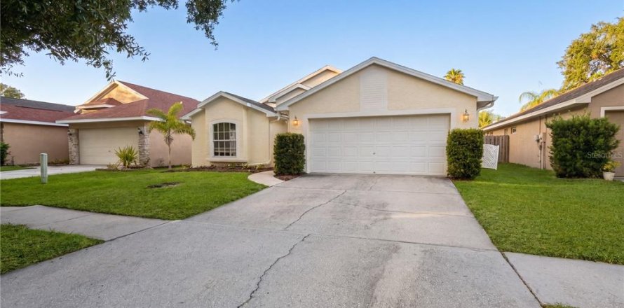 Casa en Lutz, Florida 4 dormitorios, 166.11 m2 № 2198561