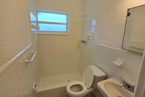 Apartamento en alquiler en Fort Lauderdale, Florida, 1 dormitorio, 51.1 m2 № 1998214 - foto 5