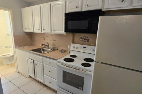 Apartamento en alquiler en Fort Lauderdale, Florida, 1 dormitorio, 51.1 m2 № 1998214 - foto 3