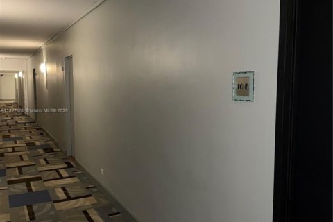 Copropriété à vendre à Miami Beach, Floride: 2 chambres, 106.37 m2 № 1797596 - photo 14