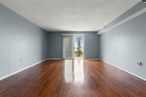 Condo in Saint Petersburg, Florida, 1 bedroom  № 1910045 - photo 7