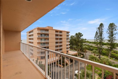 Condo in Saint Petersburg, Florida, 1 bedroom  № 1910045 - photo 25