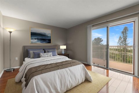 Condo in Saint Petersburg, Florida, 1 bedroom  № 1910045 - photo 15