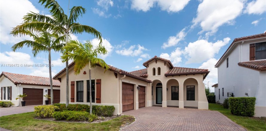 Villa ou maison à Cooper City, Floride 4 chambres, 215.53 m2 № 1946896