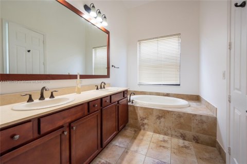 Villa ou maison à vendre à Cooper City, Floride: 4 chambres, 215.53 m2 № 1946896 - photo 16