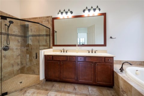 Villa ou maison à vendre à Cooper City, Floride: 4 chambres, 215.53 m2 № 1946896 - photo 17