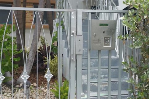 Apartment in Miami, Florida 2 bedrooms, 109.16 sq.m. № 1945911 - photo 17