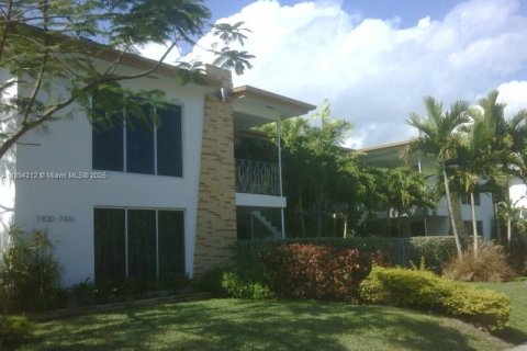 Apartment in Miami, Florida 2 bedrooms, 109.16 sq.m. № 1945911 - photo 1