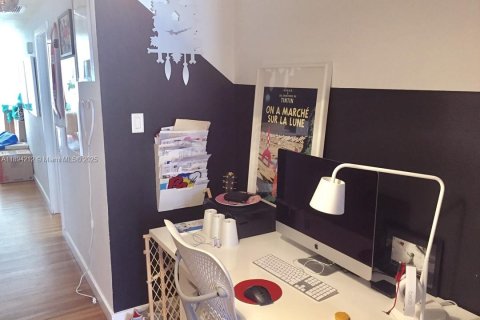 Apartment in Miami, Florida 2 bedrooms, 109.16 sq.m. № 1945911 - photo 12