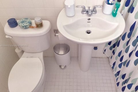 Apartment in Miami, Florida 2 bedrooms, 109.16 sq.m. № 1945911 - photo 6