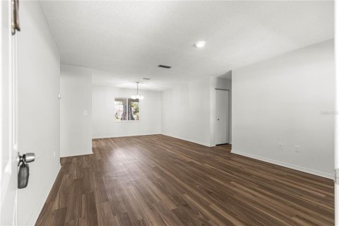 House in Ocala, Florida 3 bedrooms, 138.98 sq.m. № 2094192 - photo 3