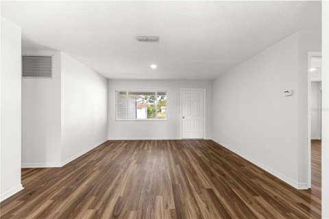 House in Ocala, Florida 3 bedrooms, 138.98 sq.m. № 2094192 - photo 5