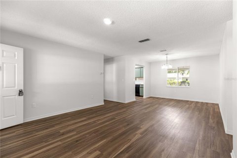 House in Ocala, Florida 3 bedrooms, 138.98 sq.m. № 2094192 - photo 4