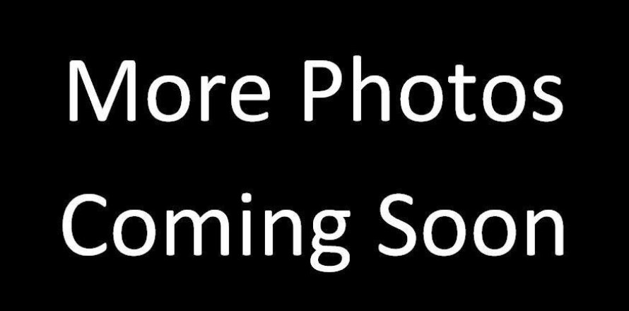 Commercial property in West Park, Florida № 1145821
