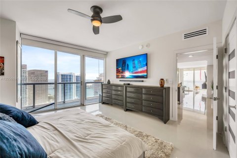 Condo in Miami, Florida, 2 bedrooms № 2247277 - photo 18