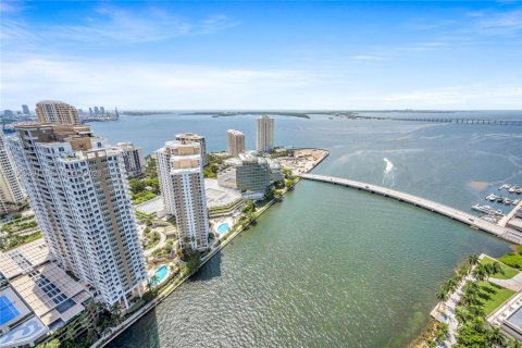 Condo in Miami, Florida, 2 bedrooms № 2247277 - photo 7
