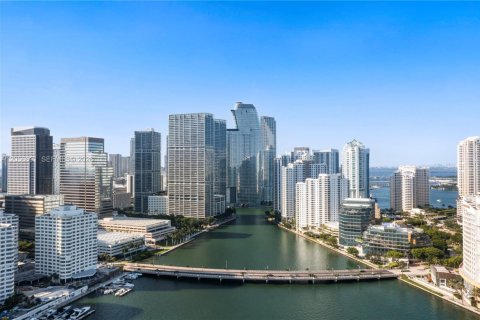 Condo in Miami, Florida, 2 bedrooms № 2247277 - photo 28