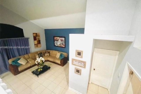 Casa en alquiler en Homestead, Florida, 4 dormitorios, 202.16 m2 № 2011203 - foto 11