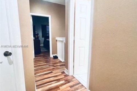 Casa en alquiler en Homestead, Florida, 4 dormitorios, 202.16 m2 № 2011203 - foto 10