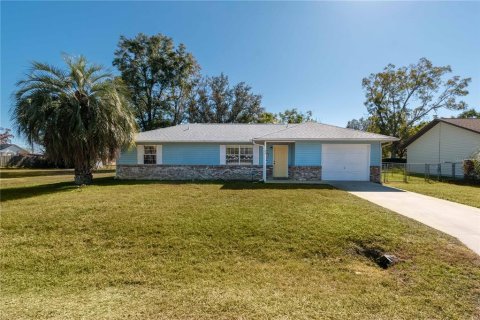House in Ocala, Florida 3 bedrooms, 114.46 sq.m. № 1542783 - photo 1
