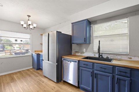 House in Apopka, Florida 3 bedrooms, 120.03 sq.m. № 2209319 - photo 3