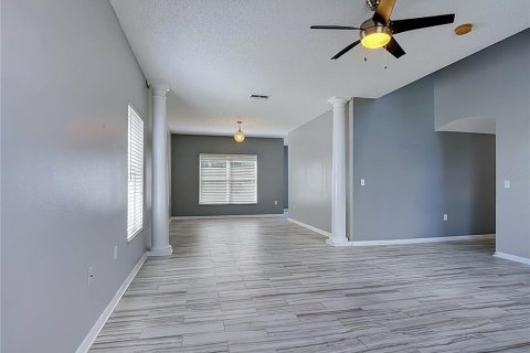 Villa ou maison à vendre à Kissimmee, Floride: 4 chambres, 264.49 m2 № 2390856 - photo 8