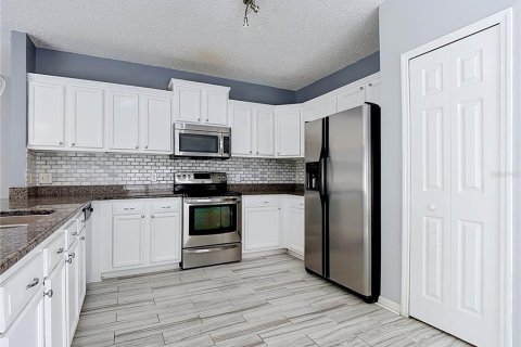 Villa ou maison à vendre à Kissimmee, Floride: 4 chambres, 264.49 m2 № 2390856 - photo 18
