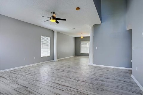 Villa ou maison à vendre à Kissimmee, Floride: 4 chambres, 264.49 m2 № 2390856 - photo 6