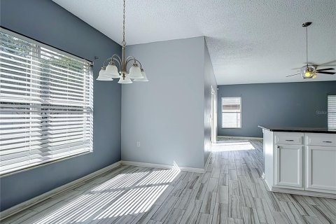 Villa ou maison à vendre à Kissimmee, Floride: 4 chambres, 264.49 m2 № 2390856 - photo 16