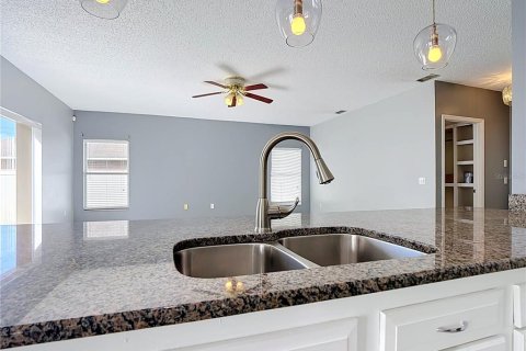 Villa ou maison à vendre à Kissimmee, Floride: 4 chambres, 264.49 m2 № 2390856 - photo 20