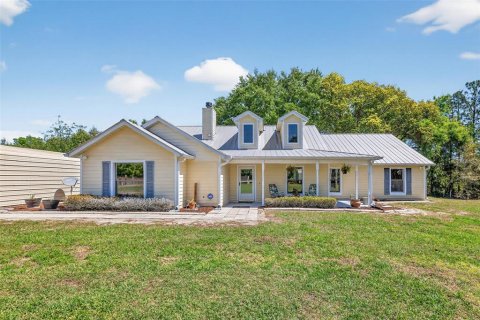 House in Leesburg, Florida 5 bedrooms, 221.2 sq.m. № 2106122