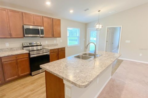Casa en venta en Zephyrhills, Florida, 3 dormitorios, 138.7 m2 № 1919397 - foto 9