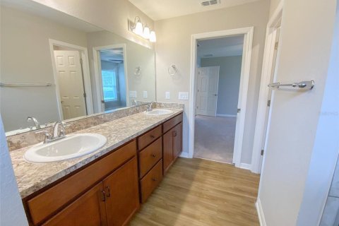 Casa en venta en Zephyrhills, Florida, 3 dormitorios, 138.7 m2 № 1919397 - foto 25