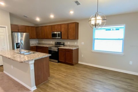 Casa en venta en Zephyrhills, Florida, 3 dormitorios, 138.7 m2 № 1919397 - foto 12